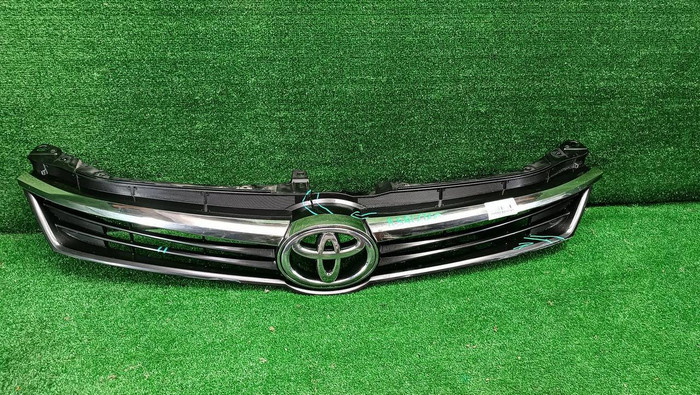 Решетка радиатора Toyota Camry xv50 (2014-2017)