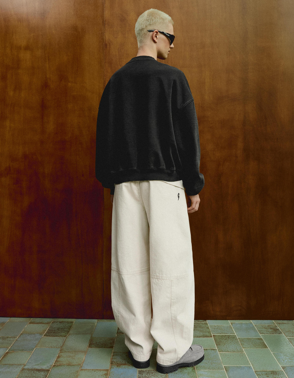Мужской свитшот boxy fit с круглым вырезом OUT OF CORE - BERSHKA