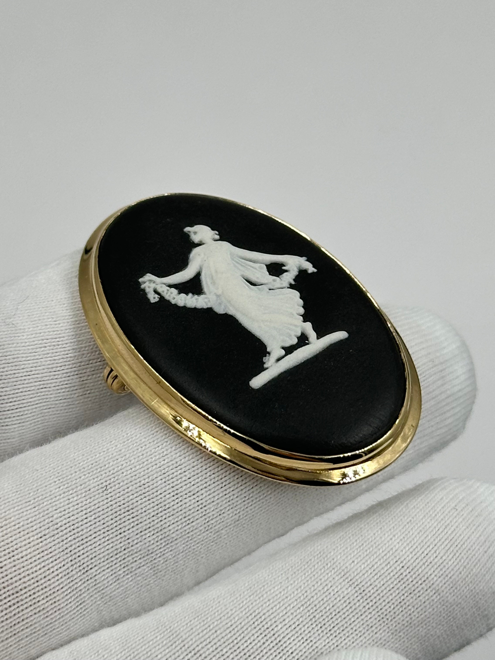 Брошь Wedgwood чёрная
