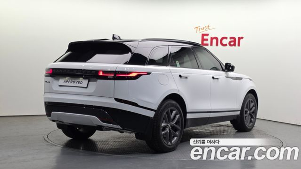 Land Rover Range Rover Velar 2.0 P250 Dynamic SE — 2026