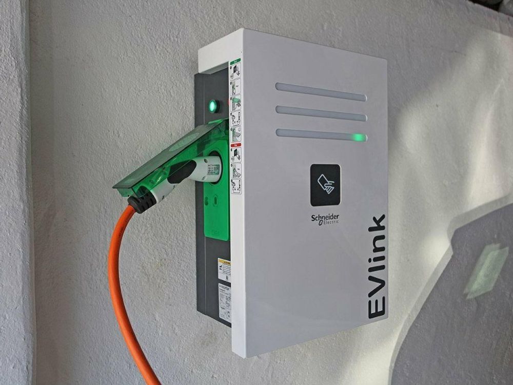 Зарядная станция EVlink PARKING Wall RIFD (EVW2S7P22R) - 5