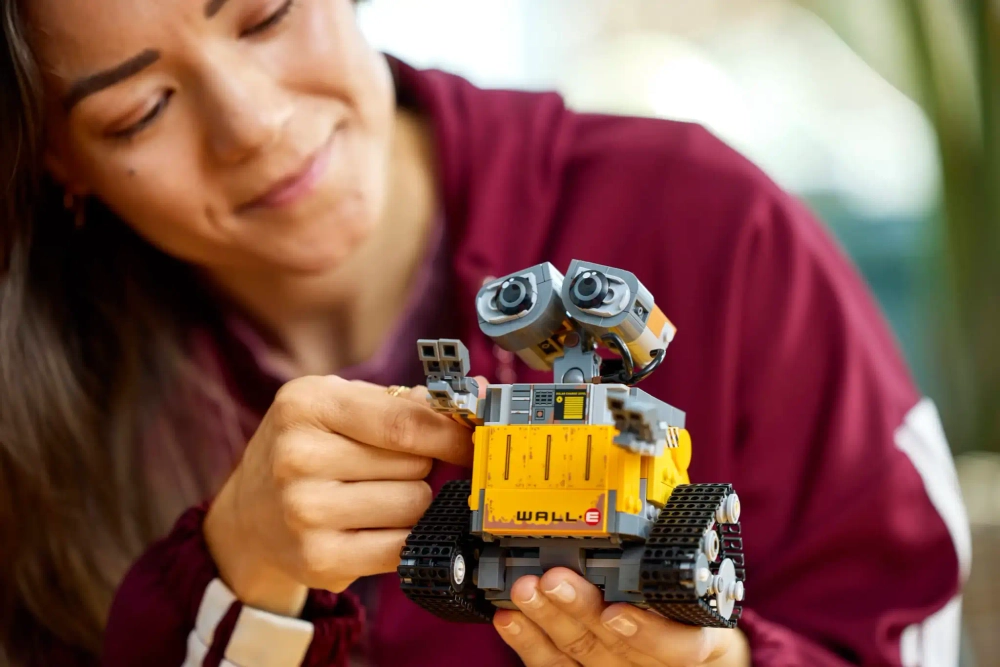 Конструктор LEGO Disney 43279 WALL-E and EVE