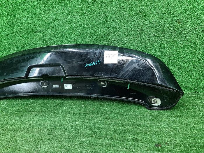 Спойлер крышки багажника Land Cruiser 200 (12-21)