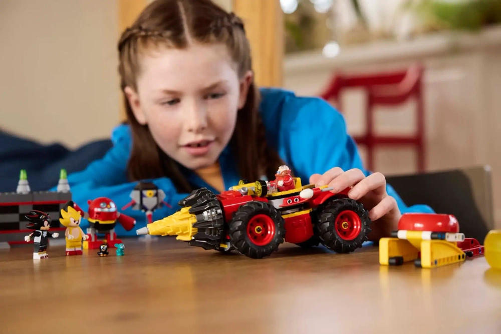 Конструктор LEGO Sonic the Hedgehog 76999 Super Sonic против Egg Drillster