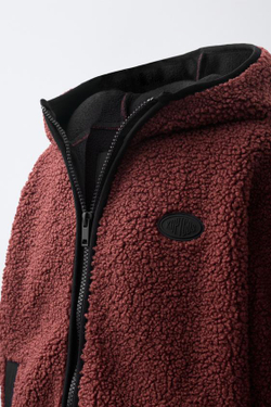 ZARA КУРТКА ИЗ ИСКУССТВЕННОЙ ОВЧИНЫ С КАПЮШОНОМ, КРАСНОВАТЫЙ