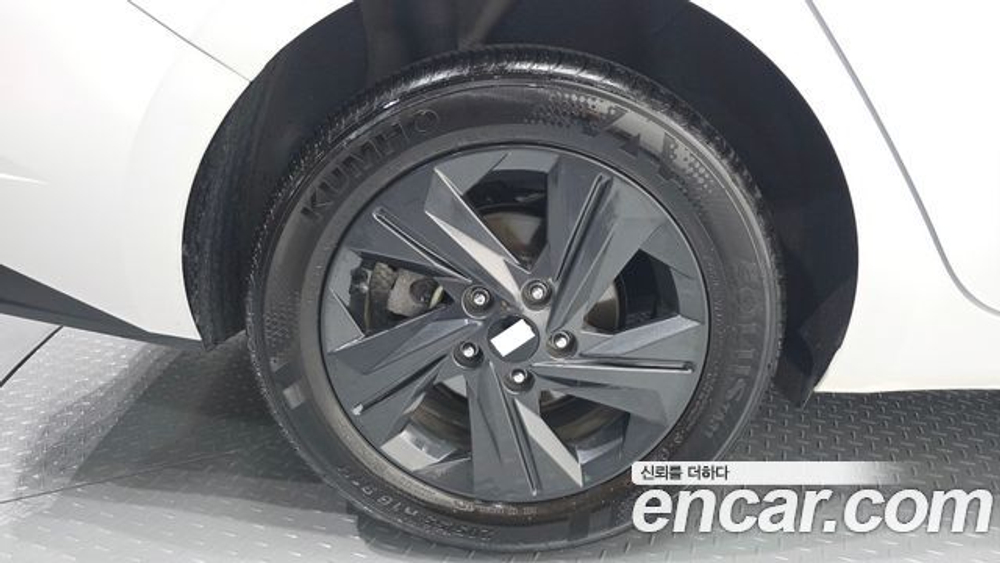 Hyundai AVANTE 1.6 — 2023