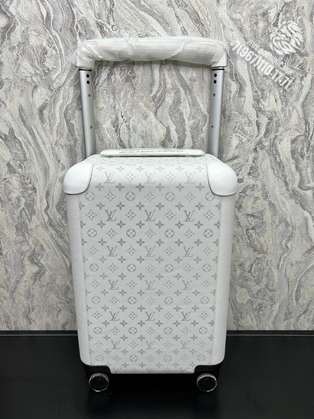 Дорожный чемодан Louis Vuitton Horizon