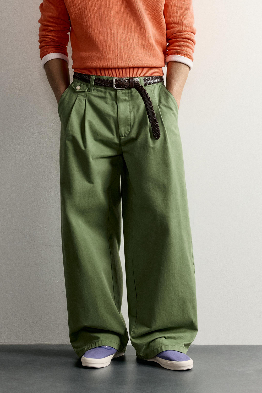 БРЮКИ ЧИНОС СО СКЛАДКАМИ FRUIT OF THE LOOM™ — ZARA