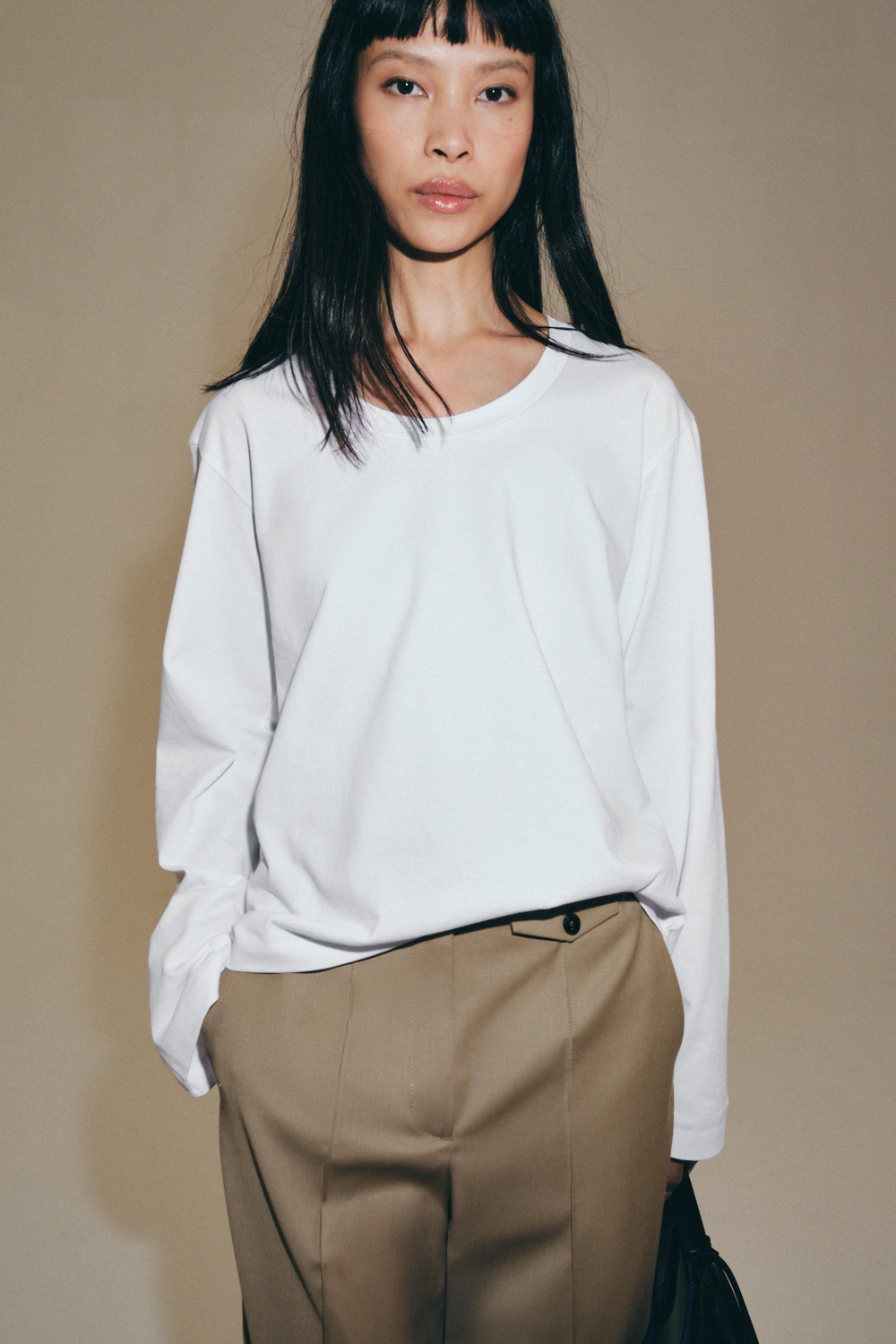 ФУТБОЛКА С КРУГЛЫМ ВЫРЕЗОМ — ZARA
