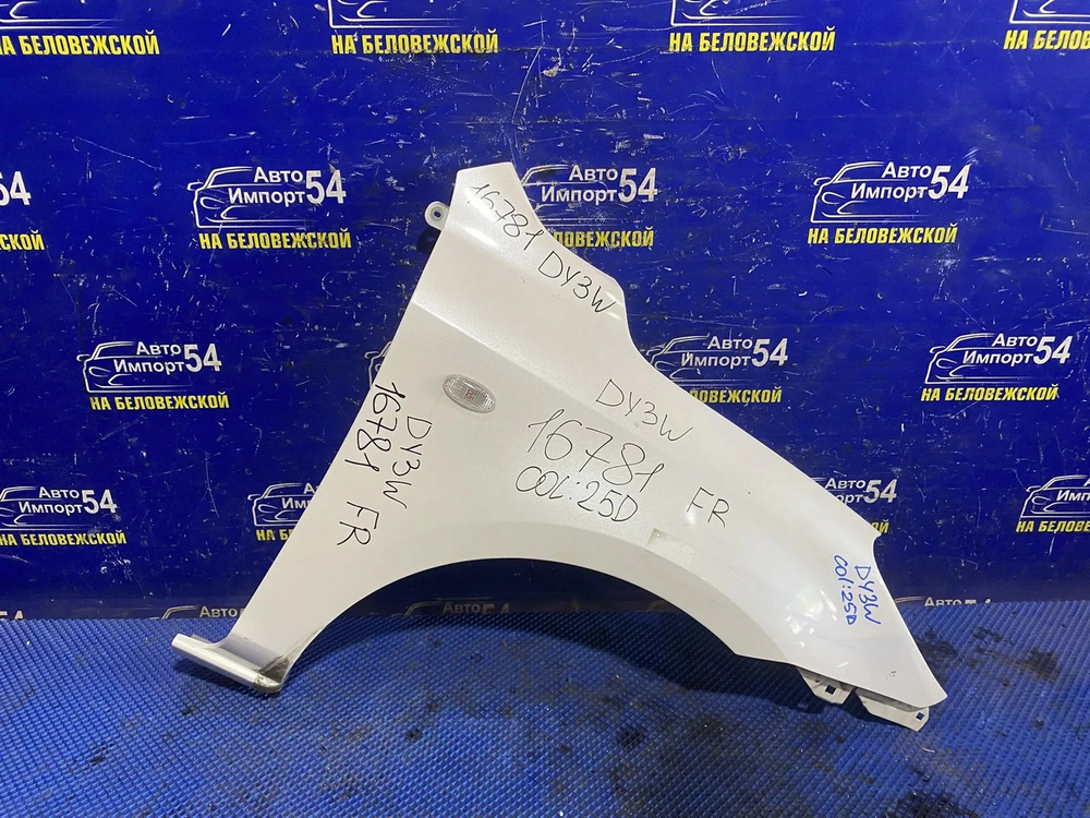 Крыло переднее правое MAZDA DEMIO 2005-2007