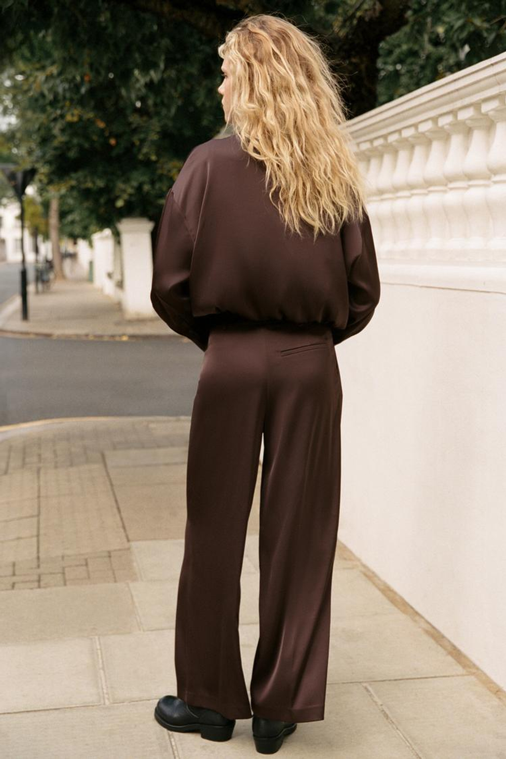ZARA АТЛАСНАЯ РУБАШКА НА МОЛНИИ, БУРГУНДИ