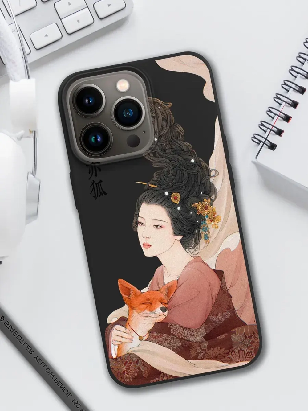Чехол на iPhone 13 Pro с принтом