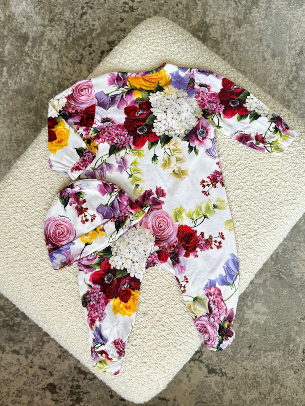 Новый хлопковый комбинезон слип с шапочкой Dolce & Gabbana, 68