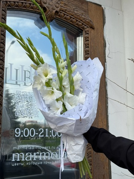 Букет моно из гладиолусов