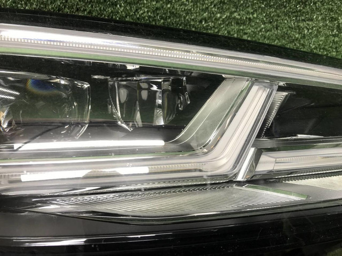 Фара правая Audi Q5 2 80А (2017-2020) LED