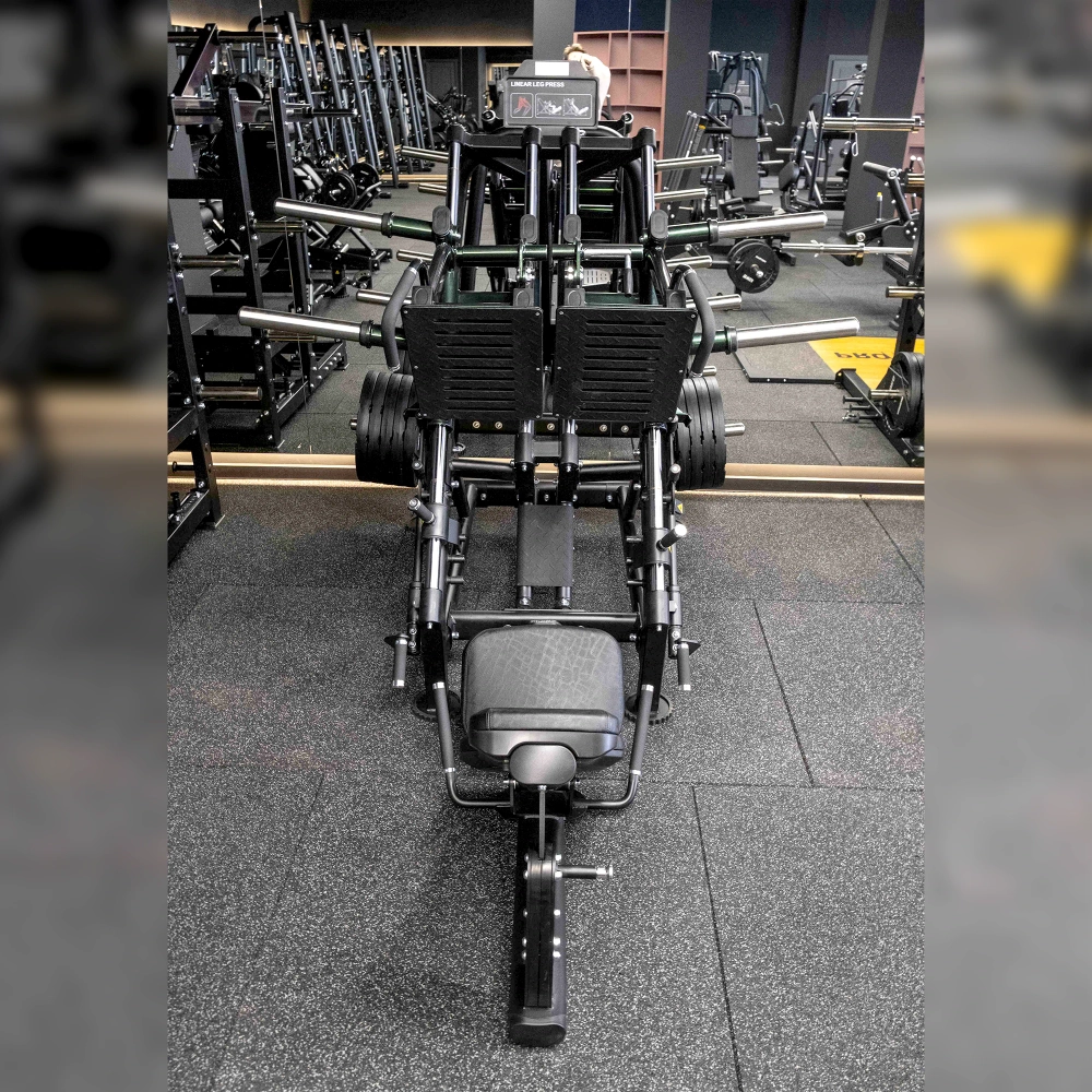 Изолированный жим ногами под углом 45 на свободных весах Protrain LXP114