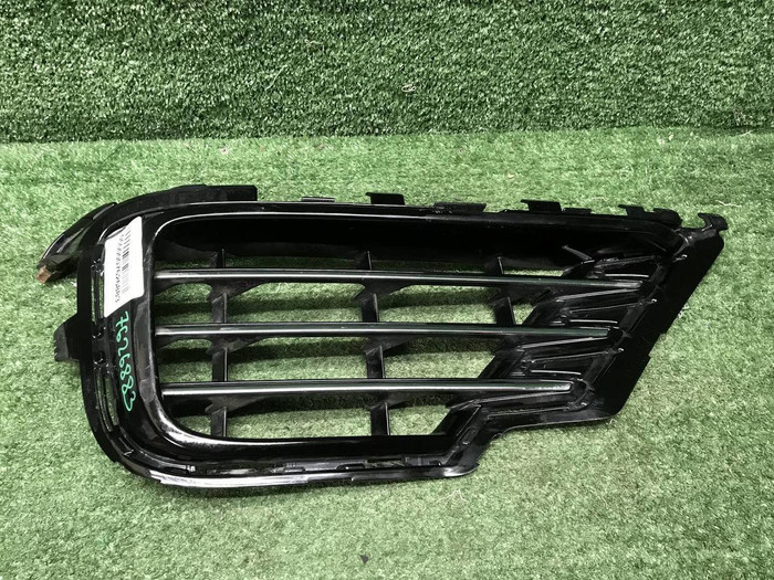 Решетка перед бампера VW Touareg 2 NF 14-18 R-Line