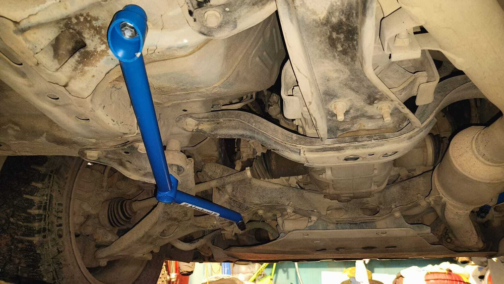 Усилитель переднего подрамника 3-х точечный цельный Subaru Forester 3 (SH), Subaru Impreza 3 (GH), Subaru Outback 3 (BP) и Subaru Legacy 4 (BL)