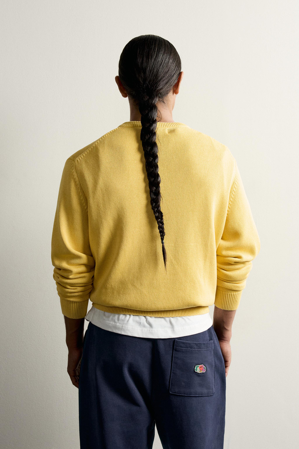 ХЛОПКОВЫЙ СВИТЕР С V-ОБРАЗНЫМ ВЫРЕЗОМ И ВЫШИВКОЙ FRUIT OF THE LOOM™ — ZARA