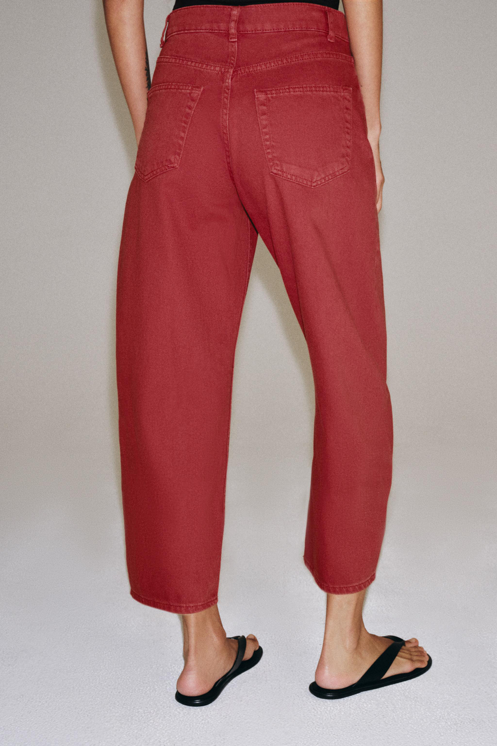 ДЖИНСЫ КАПРИ BALLOON СО СРЕДНЕЙ ПОСАДКОЙ — ZW COLLECTION — ZARA