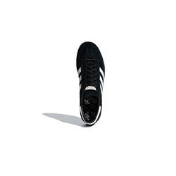 alt="Кроссовки adidas Handball Spezial арт. DB3021 с черным замшевым верхом, белыми полосками и золотым логотипом SPEZIAL вид спереди"