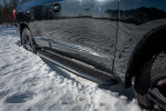 Пороги силовые Toyota Land Cruiser 200 (2008-2015) черные накладки и болты, на а/м без гидроподвески РИФ