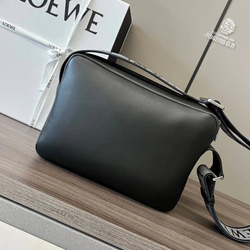 Сумка через плечо Loewe XS Military Messenger