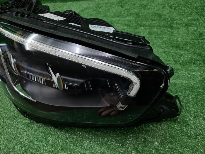 Фара правая Mercedes E W213 (2020-2023) LED