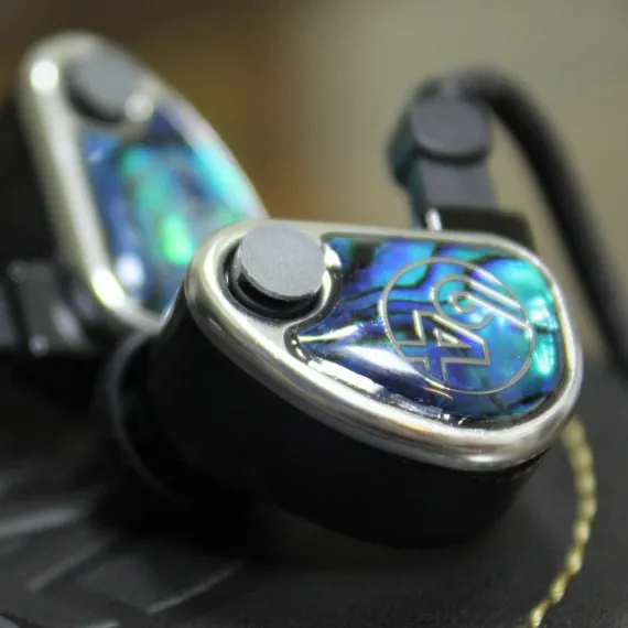 64 Audio Nio