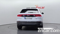 Audi Q8 45 TDI Quattro Premium — 2021