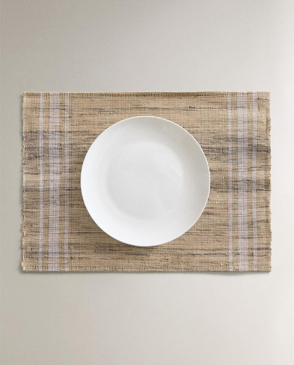 ZARA HOME ПОДСТАВКА ПОД СТОЛОВЫЕ ПРИБОРЫ ИЗ РАМИ В ПОЛОСКУ, СВЕТЛО-БЕЖЕВЫЙ