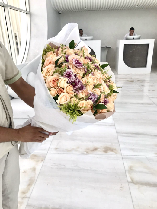 101 Pink Roses with Chrisantemums Design Bouquet