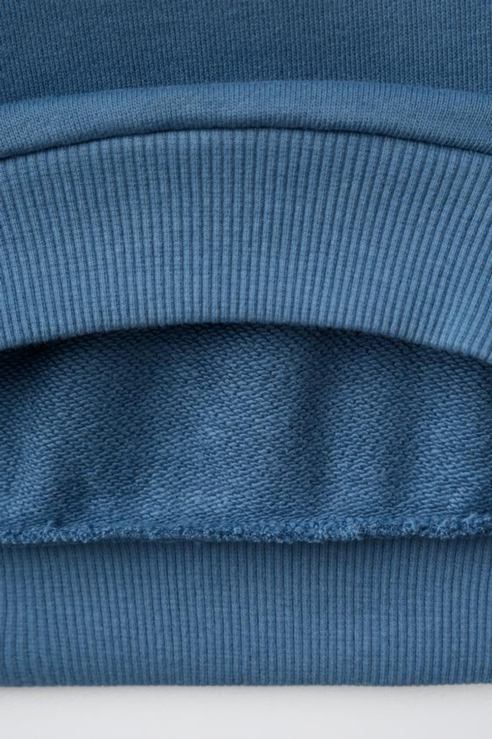 ZARA ТОЛСТОВКА С ВОРОТНИКОМ-СТОЙКОЙ, УТИНО-СИНИЙ