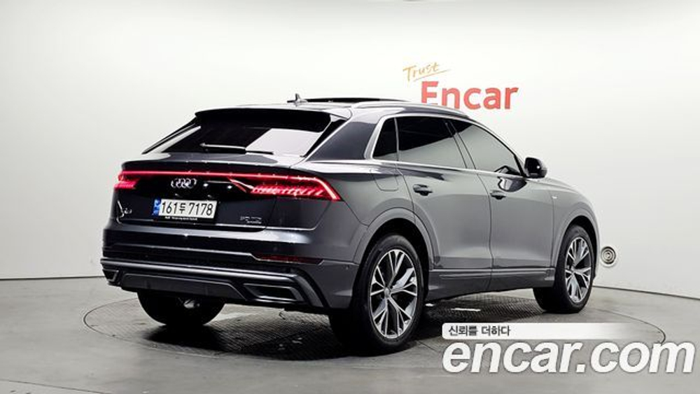 Audi Q8 50 TDI Quattro Premium — 2021