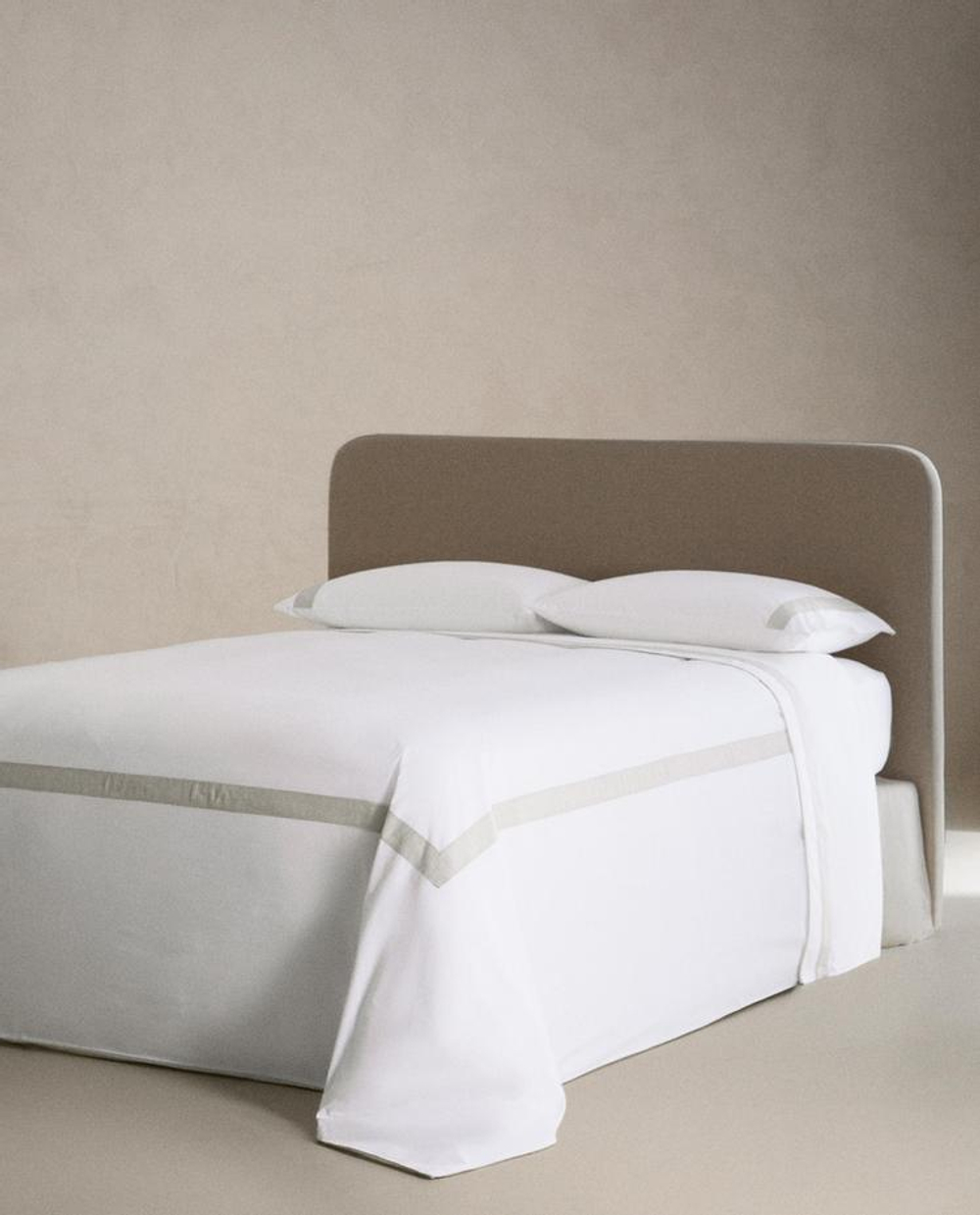 ZARA HOME ХЛОПКОВЫЙ ПОДОДЕЯЛЬНИК С КАЙМОЙ, БЕЛЫЙ
