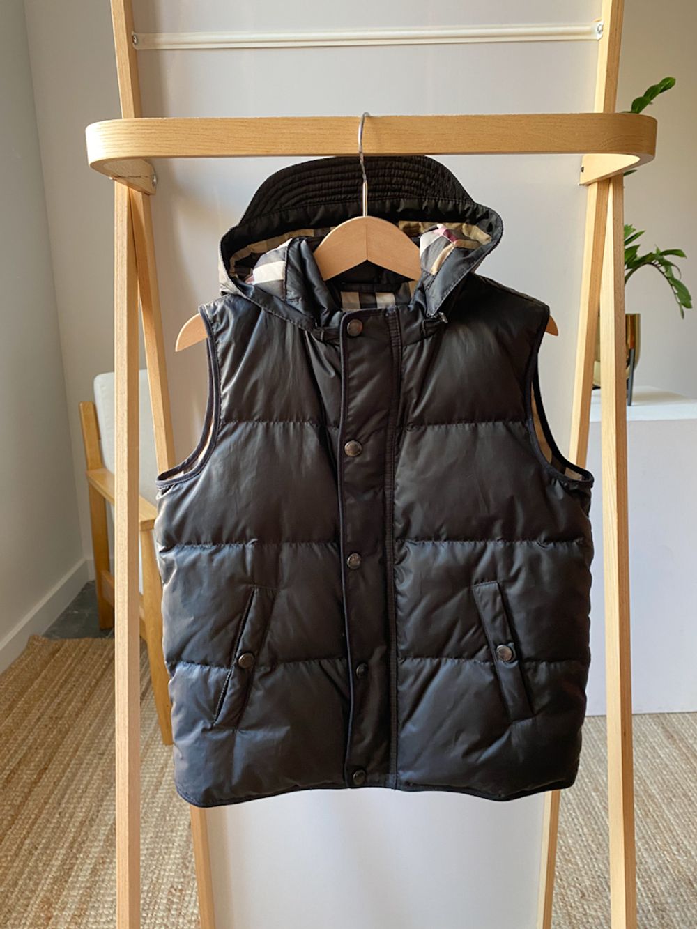 Пуховой жилет Burberry, 116