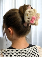 Заколка крабик краб для волос пушистый плюшевый Hello Kitty