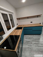 Стильная кухня на заказ без верхних шкафчиков