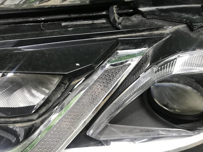 Битая Фара левая Toyota Camry xv70 (2017-н.в.) LED