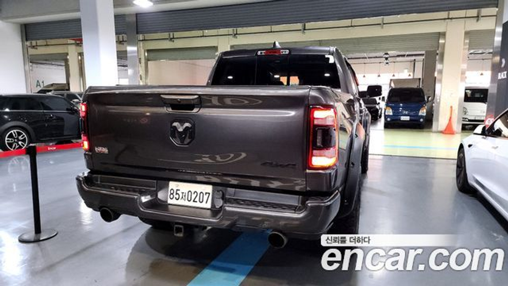 Dodge RAM Pickup 5.7 — 2019