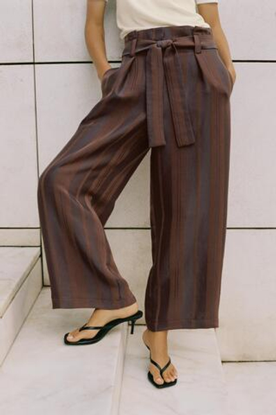 БРЮКИ В ПОЛОСКУ СО СБОРКОЙ НА ТАЛИИ И РЕМНЕМ — ZARA