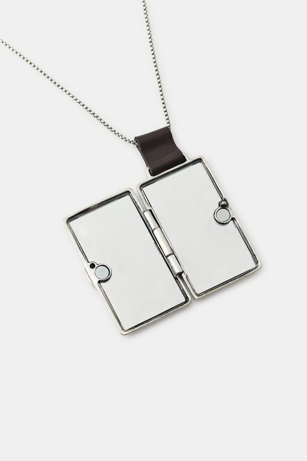 ZARA ДЛИННОЕ ОЖЕРЕЛЬЕ-ЦЕПОЧКА С МЕТАЛЛИЧЕСКОЙ КОРОБОЧКОЙ, СЕРЕБРИСТЫЙ