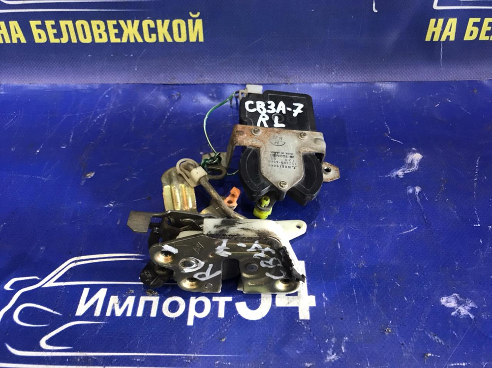 Замок двери задней левой MITSUBISHI MIRAGE 1992