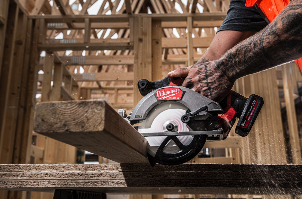 Аккумуляторная субкомпактная дисковая пила MILWAUKEE M12 FUEL FCS442-0, 4933493488