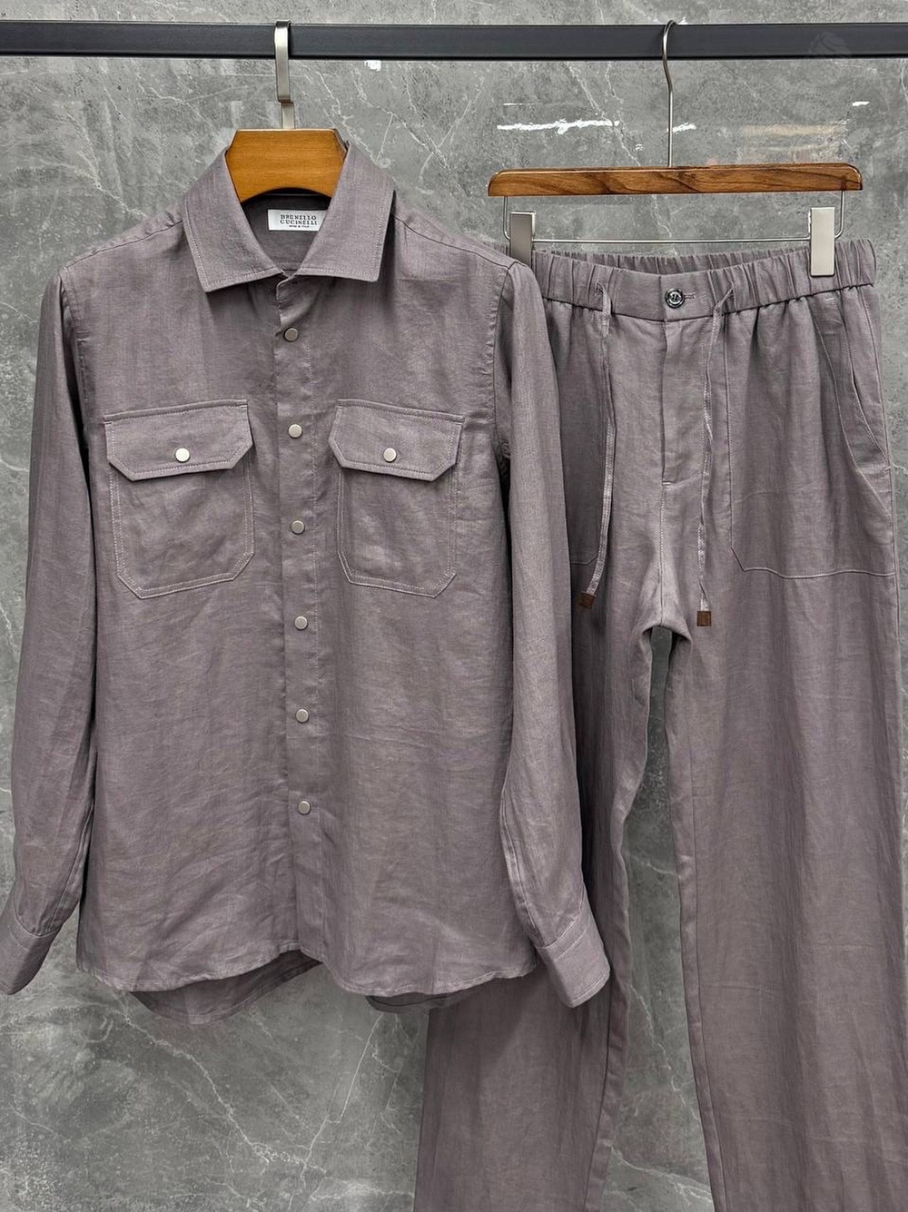 Льняной костюм Brunello Cucinelli