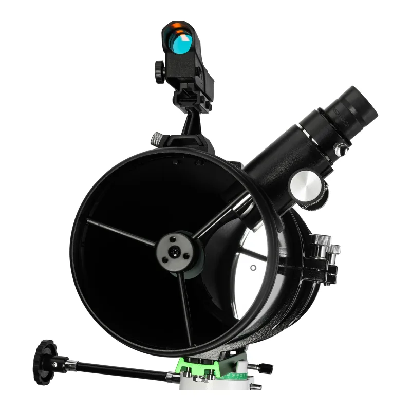Телескоп Sky-Watcher N130P StarQuest2 EQ2 - крупный план апертуры, искателя Red Dot и окуляра