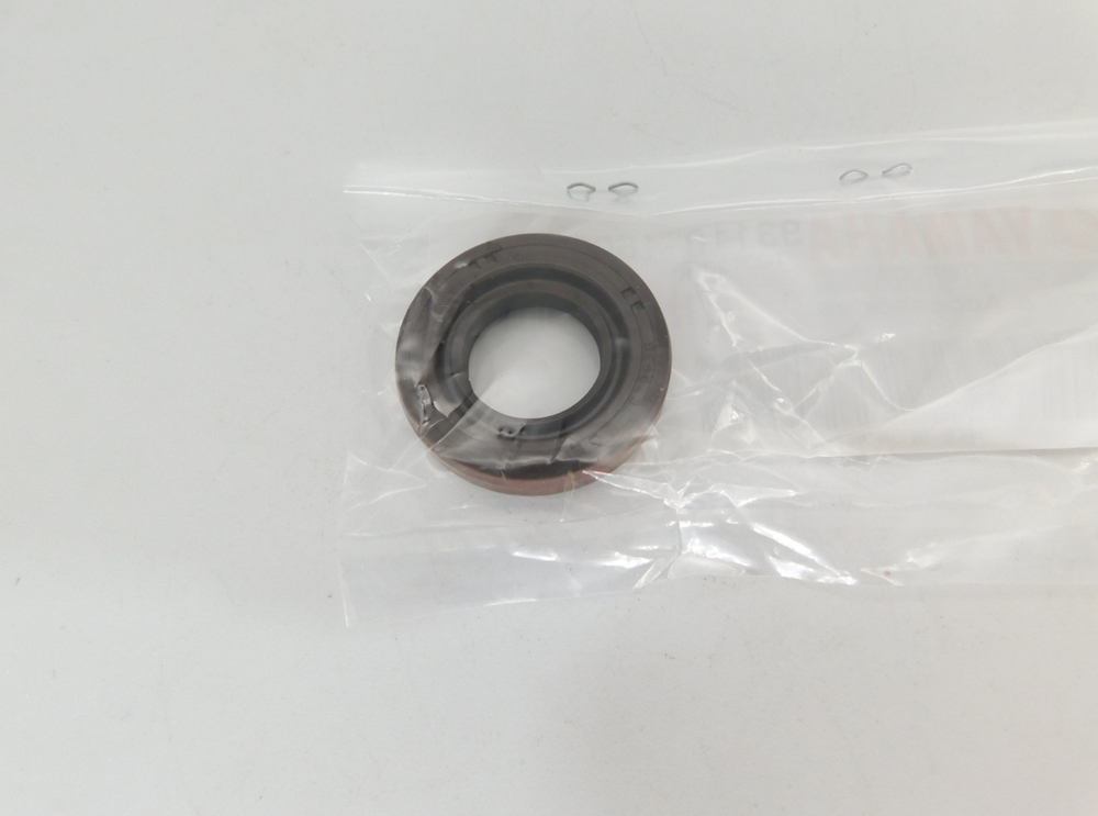 сальник дейдвуда Yamaha F20 F25 F30 F40 FT25 93110-16004-00