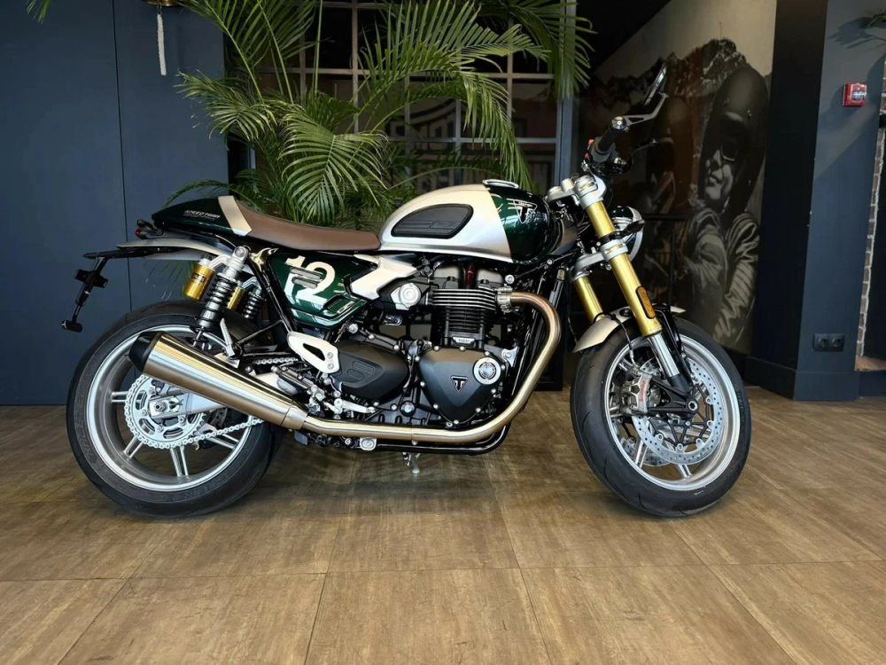 TRIUMPH SPEED TWIN 1200 Cafe Racer Edition