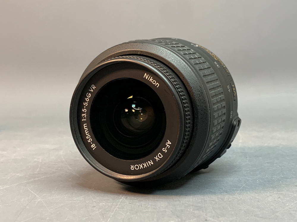 Nikon D5200 Kit 18-55mm f/3.5-5.6G VR 5.200 кадров