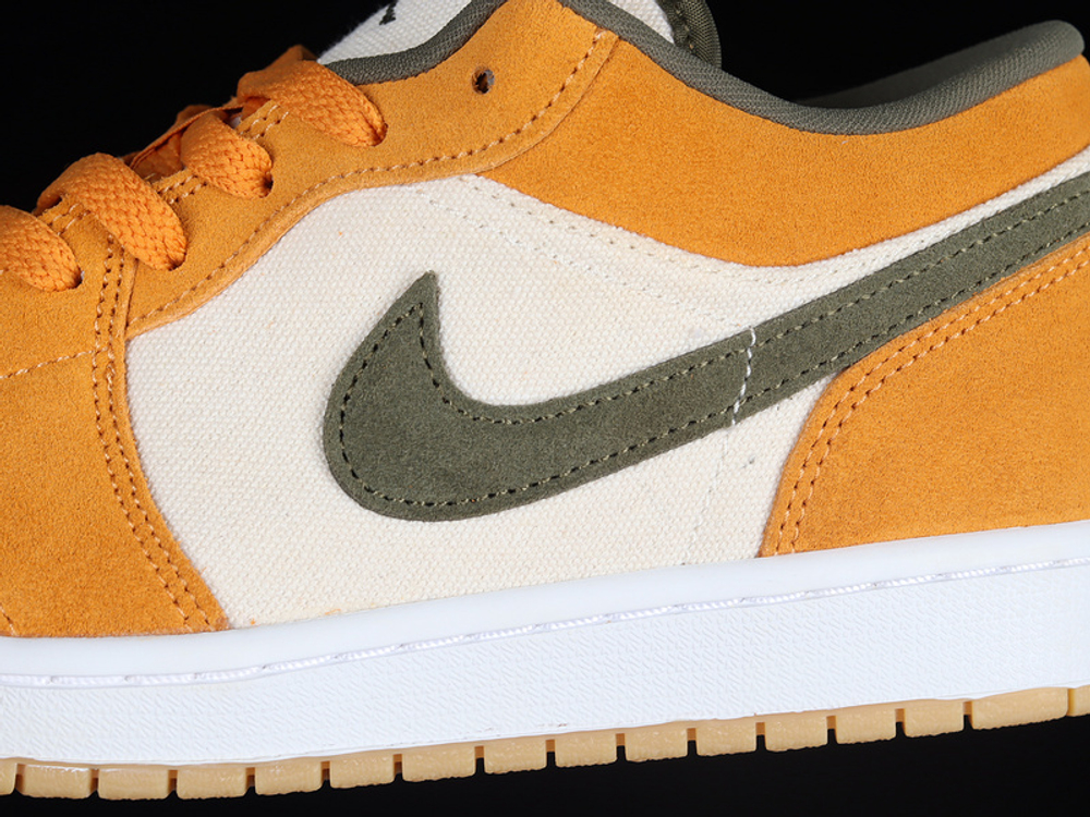 Jordan 1 Low SE Light Curry